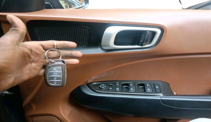 2019 Hyundai VENUE SX PLUS 1.0 TURBO DCT, Petrol, Automatic, 39,951 km, interior