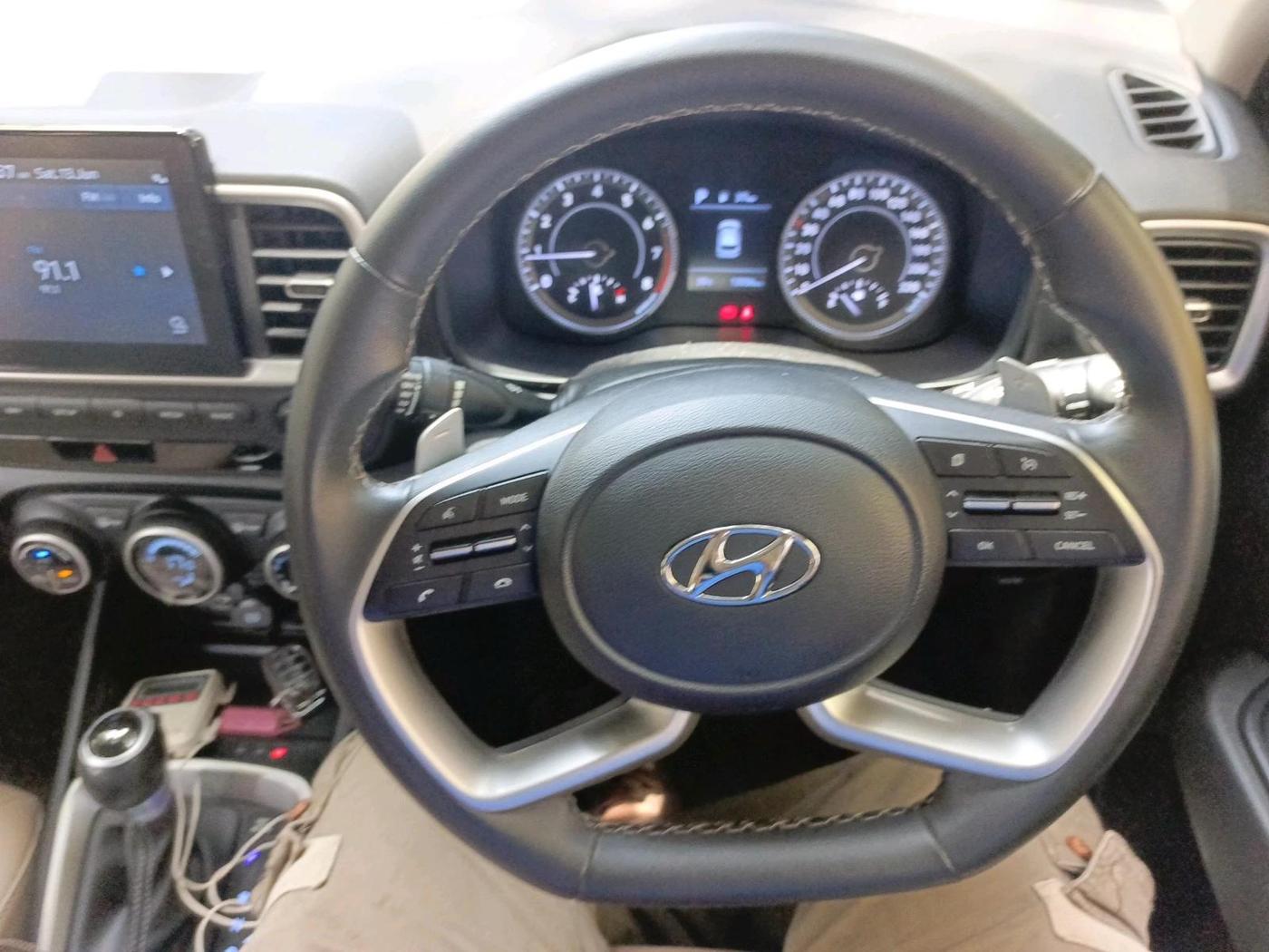 2021 Hyundai VENUE SX PLUS 1.0 TURBO DCT, Petrol, Automatic, 13,343 km, interior