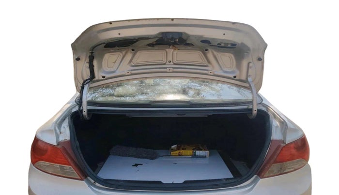 2013 Hyundai Verna FLUIDIC 1.6 VTVT SX, Petrol, Manual, 95,642 km, exterior