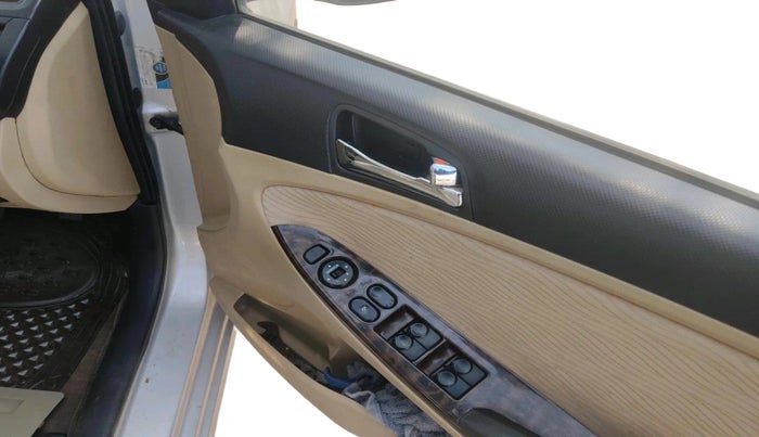 2013 Hyundai Verna FLUIDIC 1.6 VTVT SX, Petrol, Manual, 95,642 km, interior