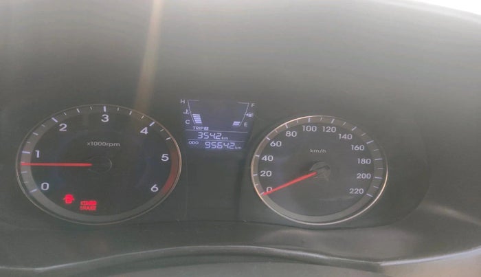 2013 Hyundai Verna FLUIDIC 1.6 VTVT SX, Petrol, Manual, 95,642 km, interior