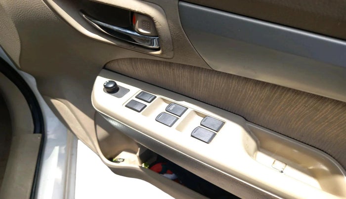 2013 Maruti Ertiga VDI, Diesel, Manual, 1,30,262 km, interior