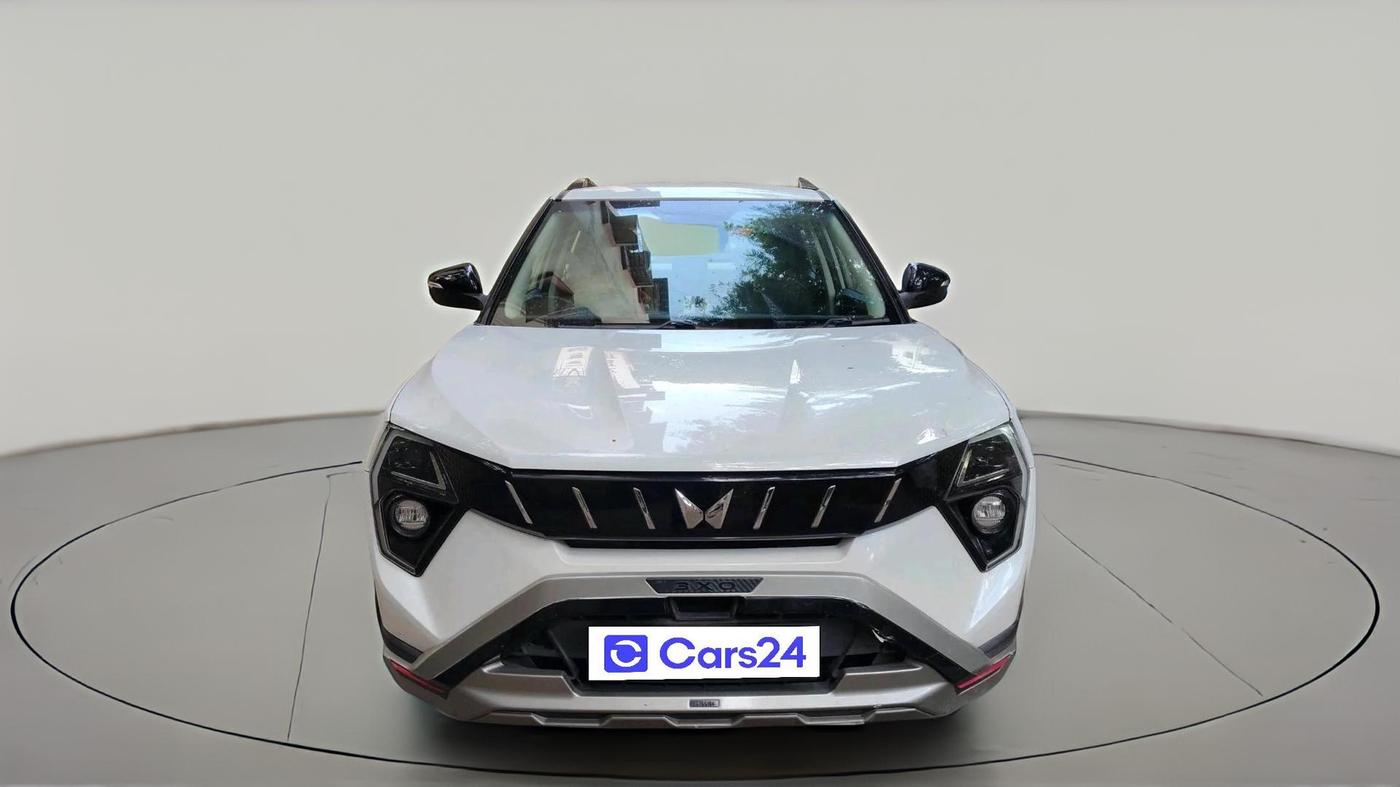 2024 Mahindra XUV 3XO AX5 1.5 Turbo Diesel Autoshift Plus, Diesel, Automatic, 62,595 km, exterior