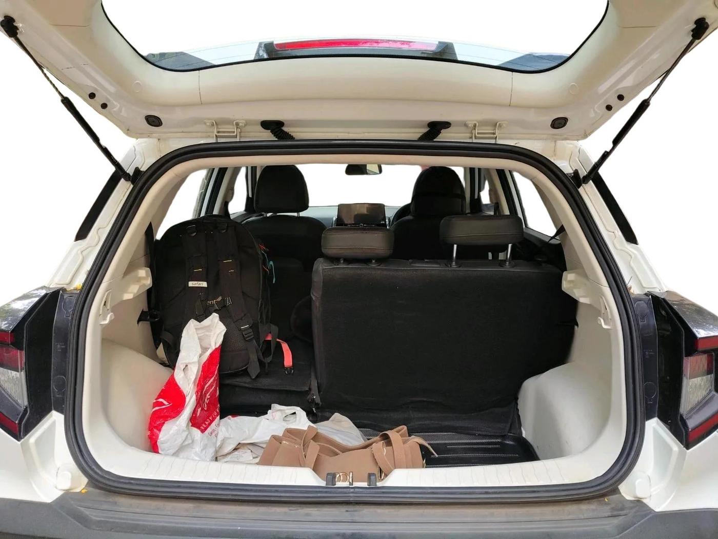 2024 Mahindra XUV 3XO AX5 1.5 Turbo Diesel Autoshift Plus, Diesel, Automatic, 62,595 km, exterior