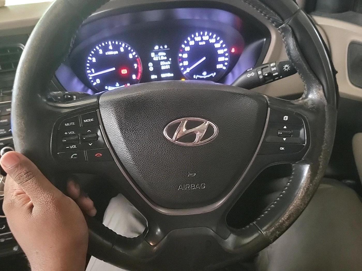 2015 Hyundai Elite i20 ASTA 1.2, Petrol, Manual, 1,30,745 km, interior