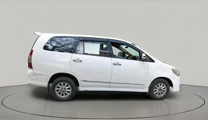 2014 Toyota Innova 2.5 VX 8 STR, Diesel, Manual, 2,29,474 km, exterior