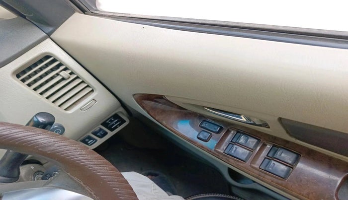 2014 Toyota Innova 2.5 VX 8 STR, Diesel, Manual, 2,29,474 km, interior