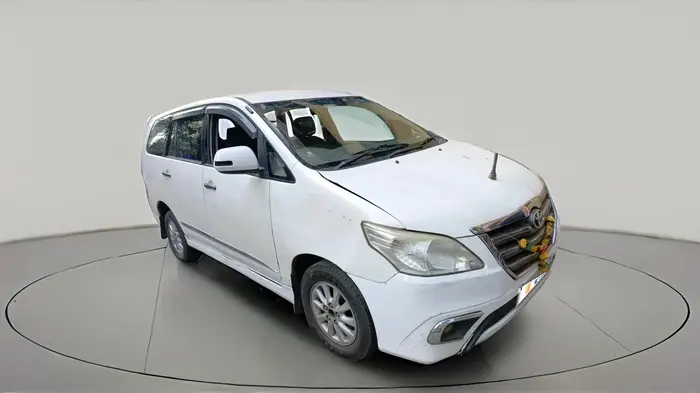 Innova 2014 Model Used 2014 Toyota Innova 2.5 VX 8 STR Manual | Cars24