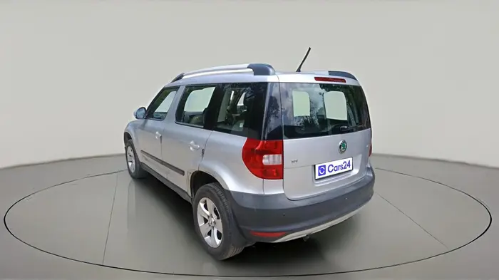 2011 Skoda Yeti AMBITION 2.0 TDI CR 4X2, Diesel, Manual, 1,19,586 km, exterior