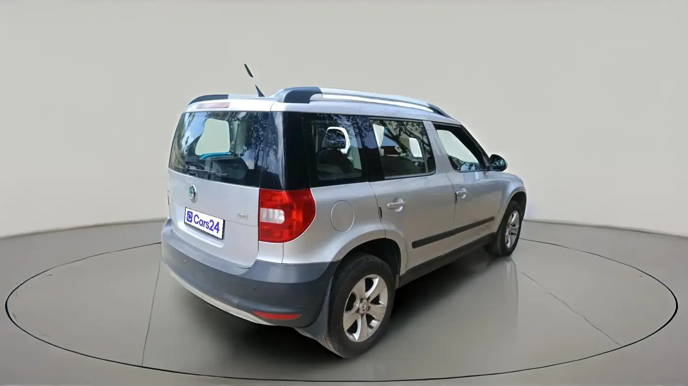 2011 Skoda Yeti AMBITION 2.0 TDI CR 4X2, Diesel, Manual, 1,19,586 km, exterior