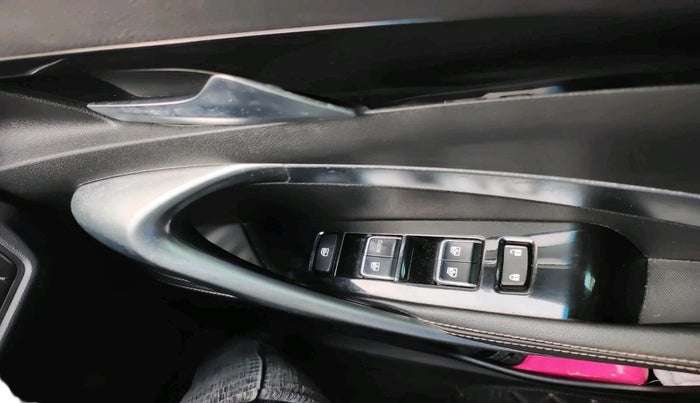 2019 MG HECTOR SHARP HYBRID 1.5 PETROL, Petrol, Manual, 50,555 km, interior