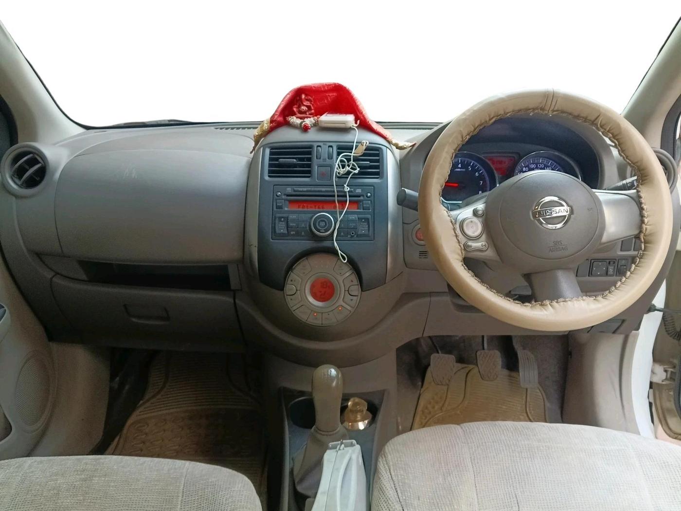 2014 Nissan Sunny XV PETROL, Petrol, Manual, 31,721 km, interior