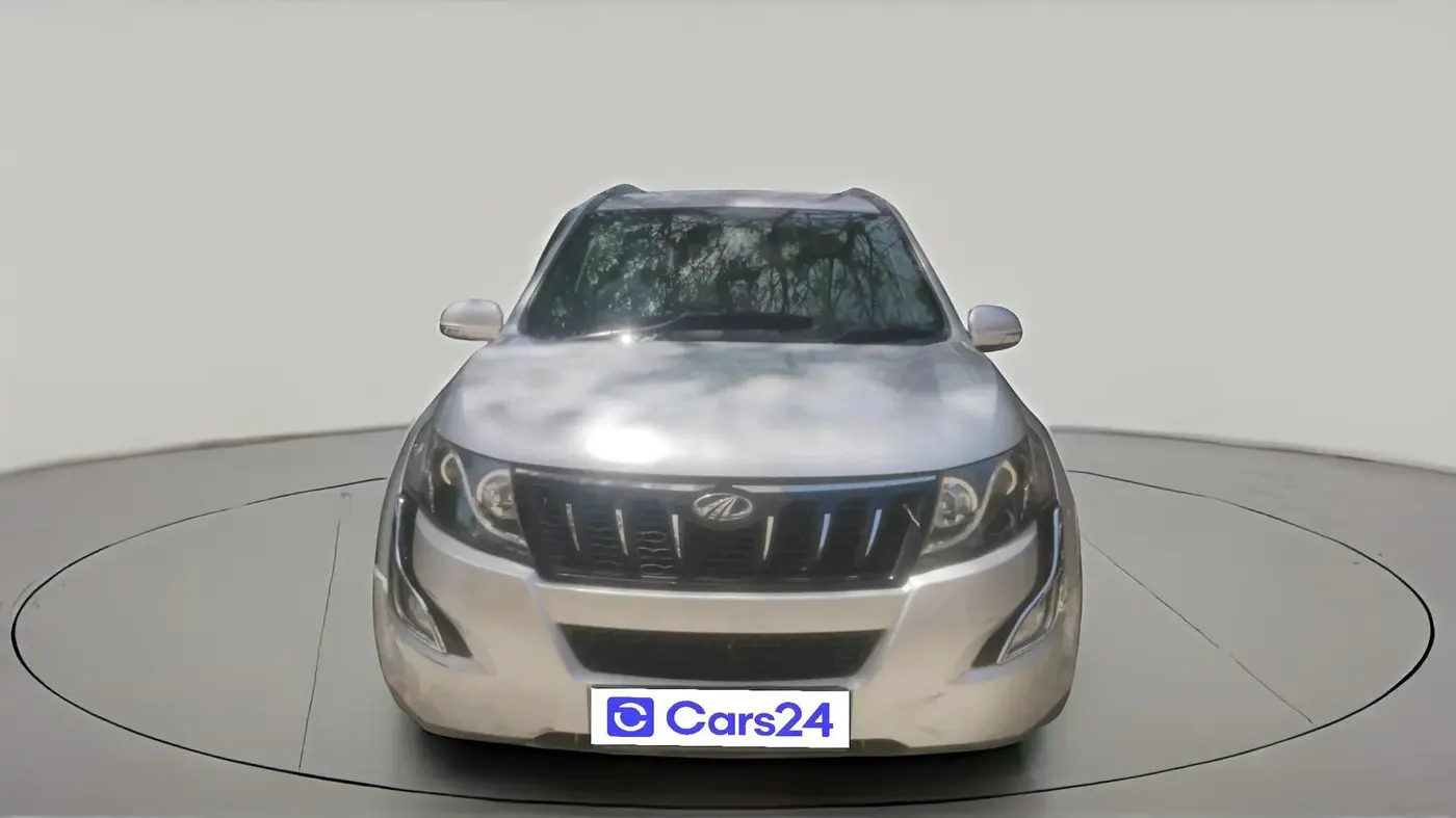 2017 Mahindra XUV500 W6 AT, Diesel, Automatic, 91,108 km, exterior