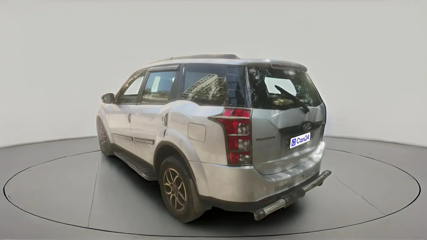 2017 Mahindra XUV500 W6 AT, Diesel, Automatic, 91,108 km, exterior