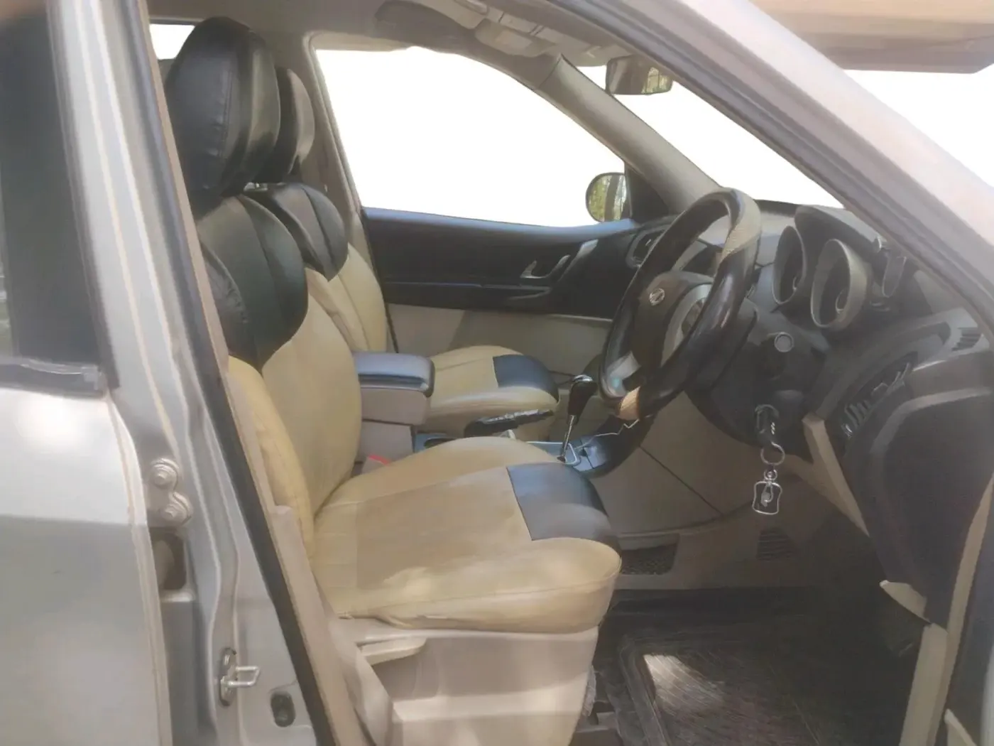 2017 Mahindra XUV500 W6 AT, Diesel, Automatic, 91,108 km, interior