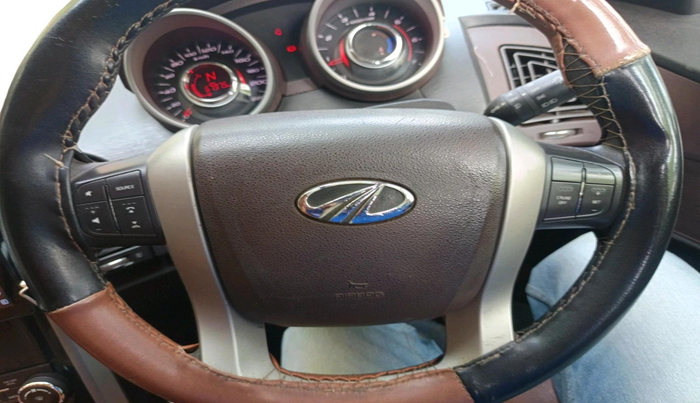 2014 Mahindra XUV500 W6, Diesel, Manual, 67,975 km, interior