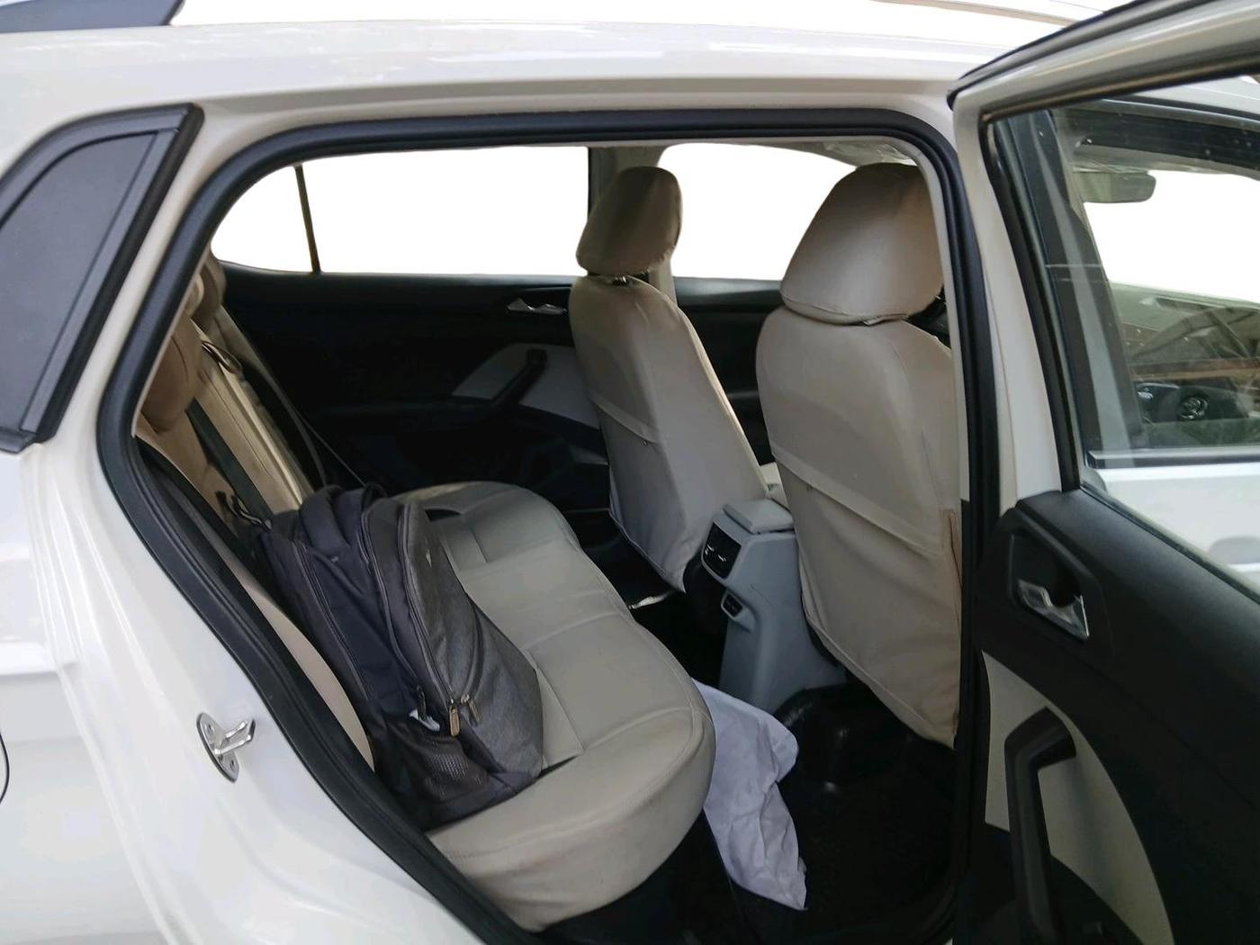 2025 Skoda KUSHAQ  Signature 1.0L TSI MT , Petrol, Manual, 5,592 km, interior