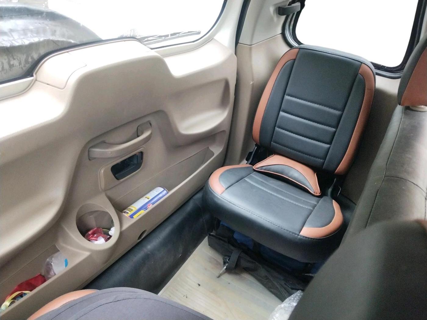 2016 Mahindra TUV300 T8 AMT, Diesel, Automatic, 47,139 km, interior