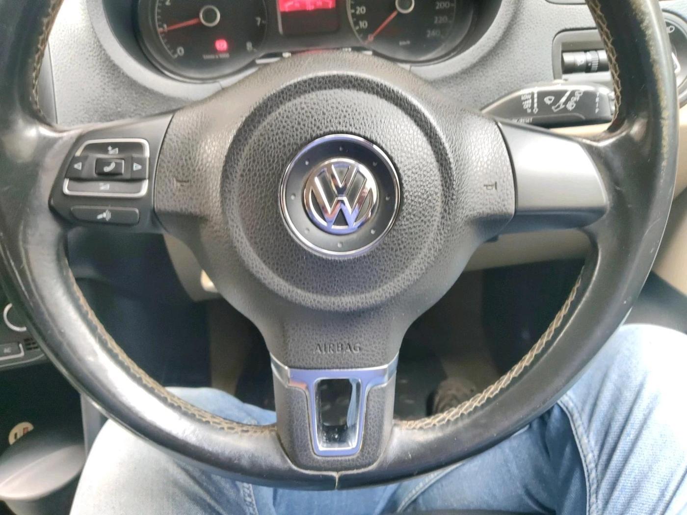 2013 Volkswagen Polo HIGHLINE1.2L, Petrol, Manual, 57,232 km, interior