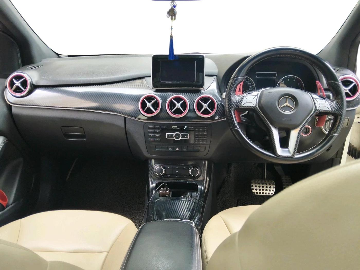 2012 Mercedes Benz B Class B 180 SPORTS PETROL, Petrol, Automatic, 50,444 km, interior
