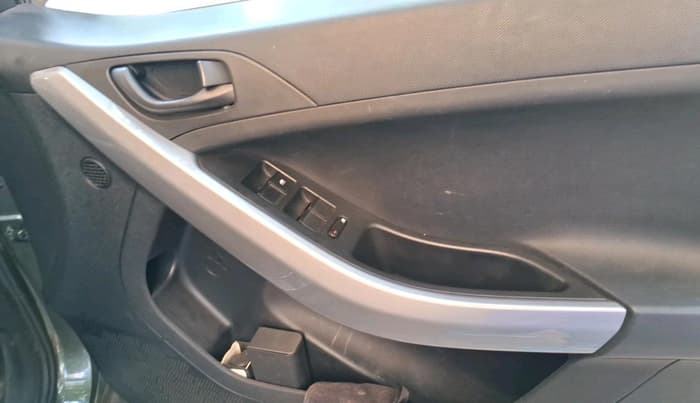 2021 Tata NEXON XMA SUNROOF PETROL, Petrol, Automatic, 60,105 km, interior