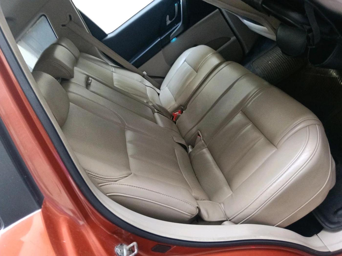 2017 Mahindra XUV500 W10 AT, Diesel, Automatic, 1,11,050 km, interior