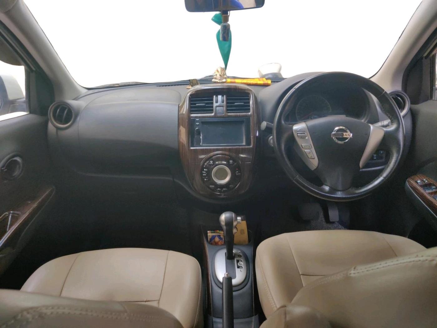 2018 Nissan Sunny XV CVT, Petrol, Automatic, 1,11,490 km, interior