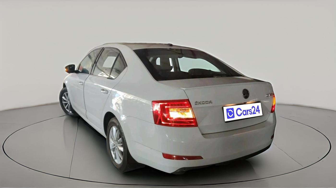 2017 Skoda Octavia STYLE PLUS AT 1.8 TSI, Petrol, Automatic, 57,612 km, exterior