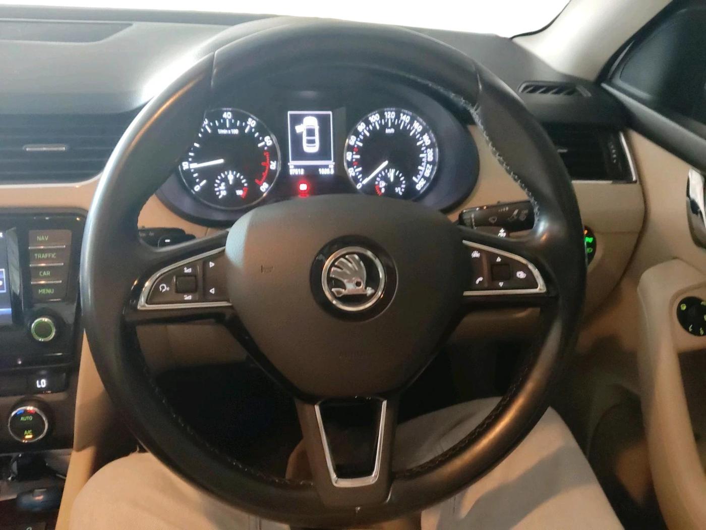 2017 Skoda Octavia STYLE PLUS AT 1.8 TSI, Petrol, Automatic, 57,612 km, interior