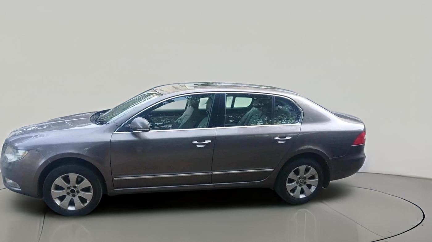 2013 Skoda Superb ELEGANCE 1.8 TSI MT, Petrol, Manual, 62,693 km, exterior