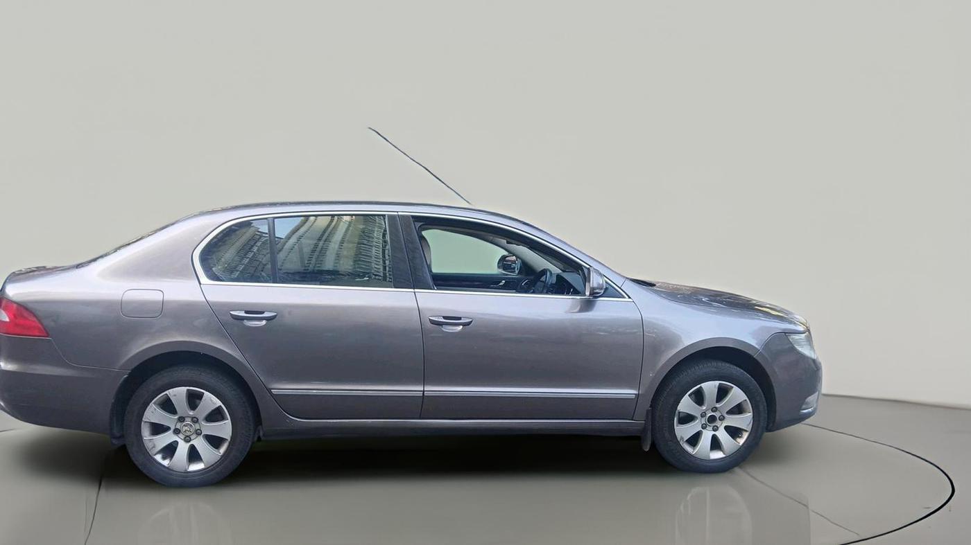 2013 Skoda Superb ELEGANCE 1.8 TSI MT, Petrol, Manual, 62,693 km, exterior
