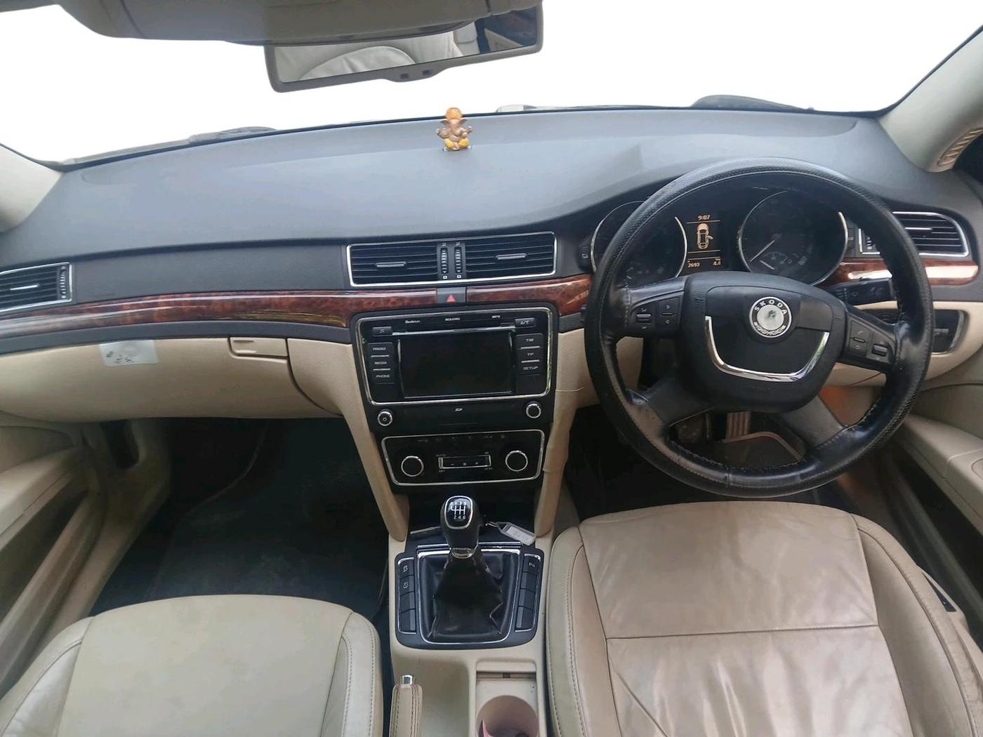 2013 Skoda Superb ELEGANCE 1.8 TSI MT, Petrol, Manual, 62,693 km, interior