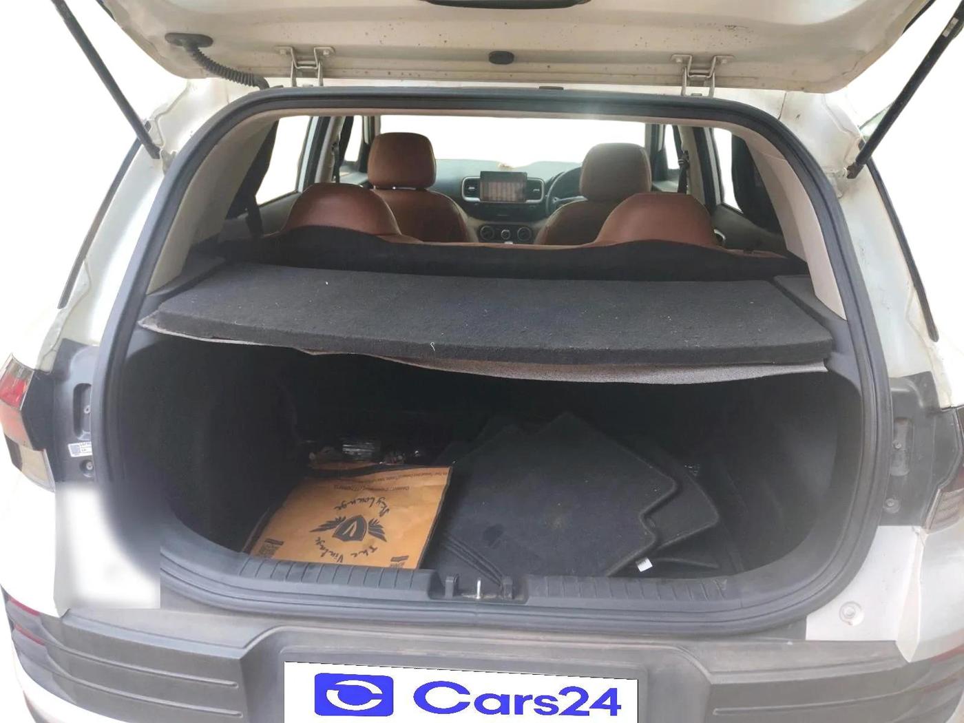 2022 Hyundai VENUE S 1.2, Petrol, Manual, 20,359 km, exterior
