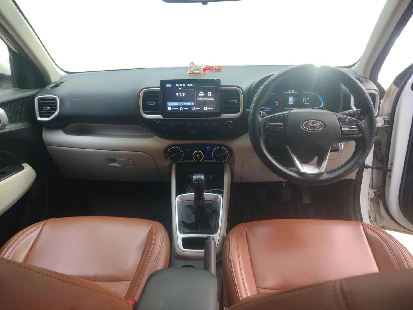 2022 Hyundai VENUE S 1.2, Petrol, Manual, 20,359 km, interior