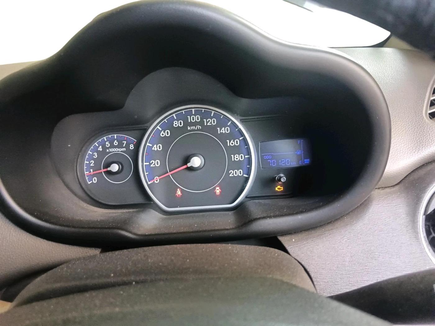 2011 Hyundai i10 SPORTZ 1.2, Petrol, Manual, 70,120 km, interior
