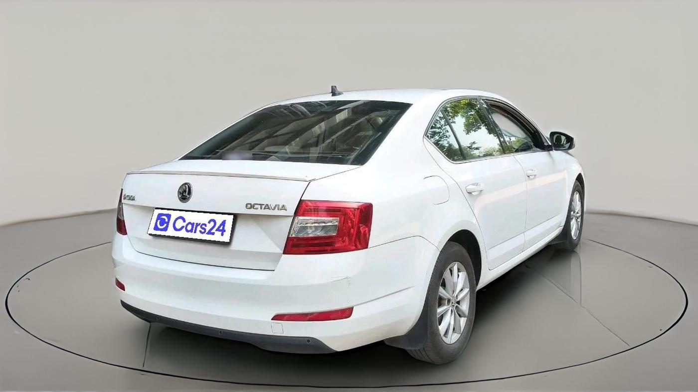 2016 Skoda Octavia STYLE PLUS AT 1.8 TSI, Petrol, Automatic, 1,02,117 km, exterior