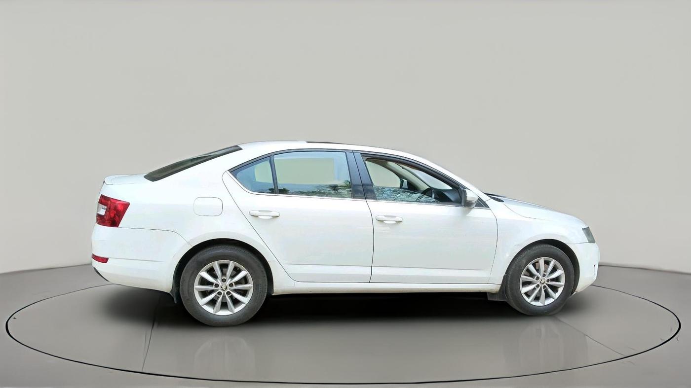 2016 Skoda Octavia STYLE PLUS AT 1.8 TSI, Petrol, Automatic, 1,02,117 km, exterior
