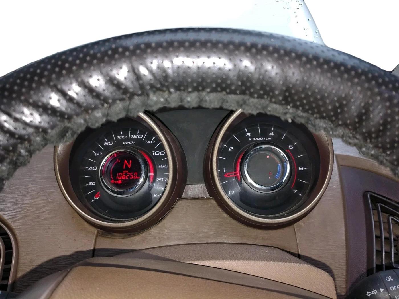 2012 Mahindra XUV500 W8, Diesel, Manual, 1,06,250 km, interior