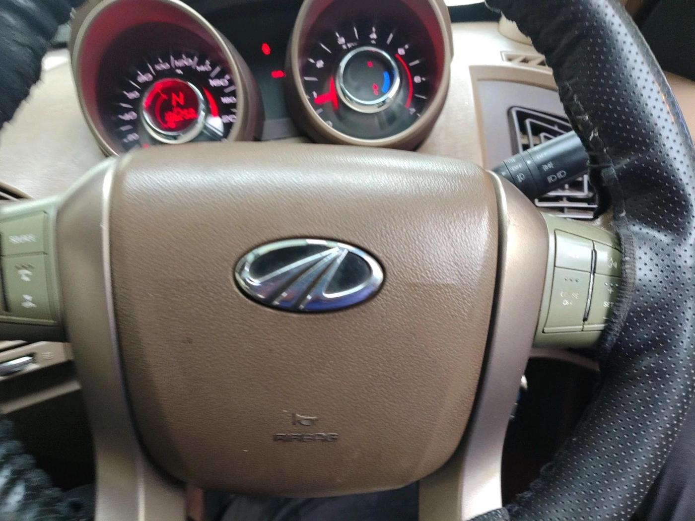 2012 Mahindra XUV500 W8, Diesel, Manual, 1,06,250 km, interior