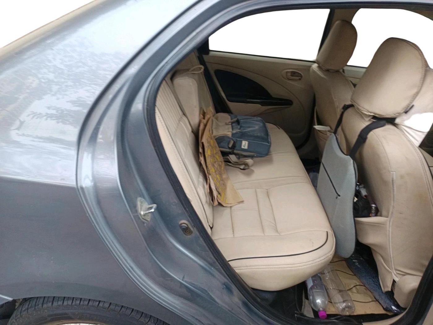 2016 Toyota Etios VX, CNG, Manual, 1,17,363 km, interior