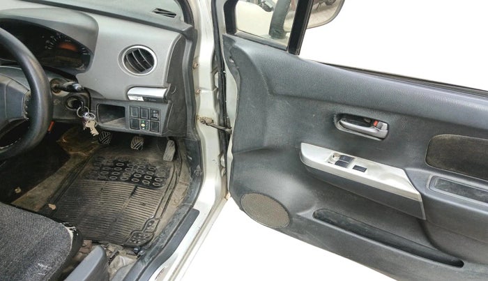 2012 Maruti Wagon R 1.0 LXI CNG, CNG, Manual, 2,74,885 km, interior