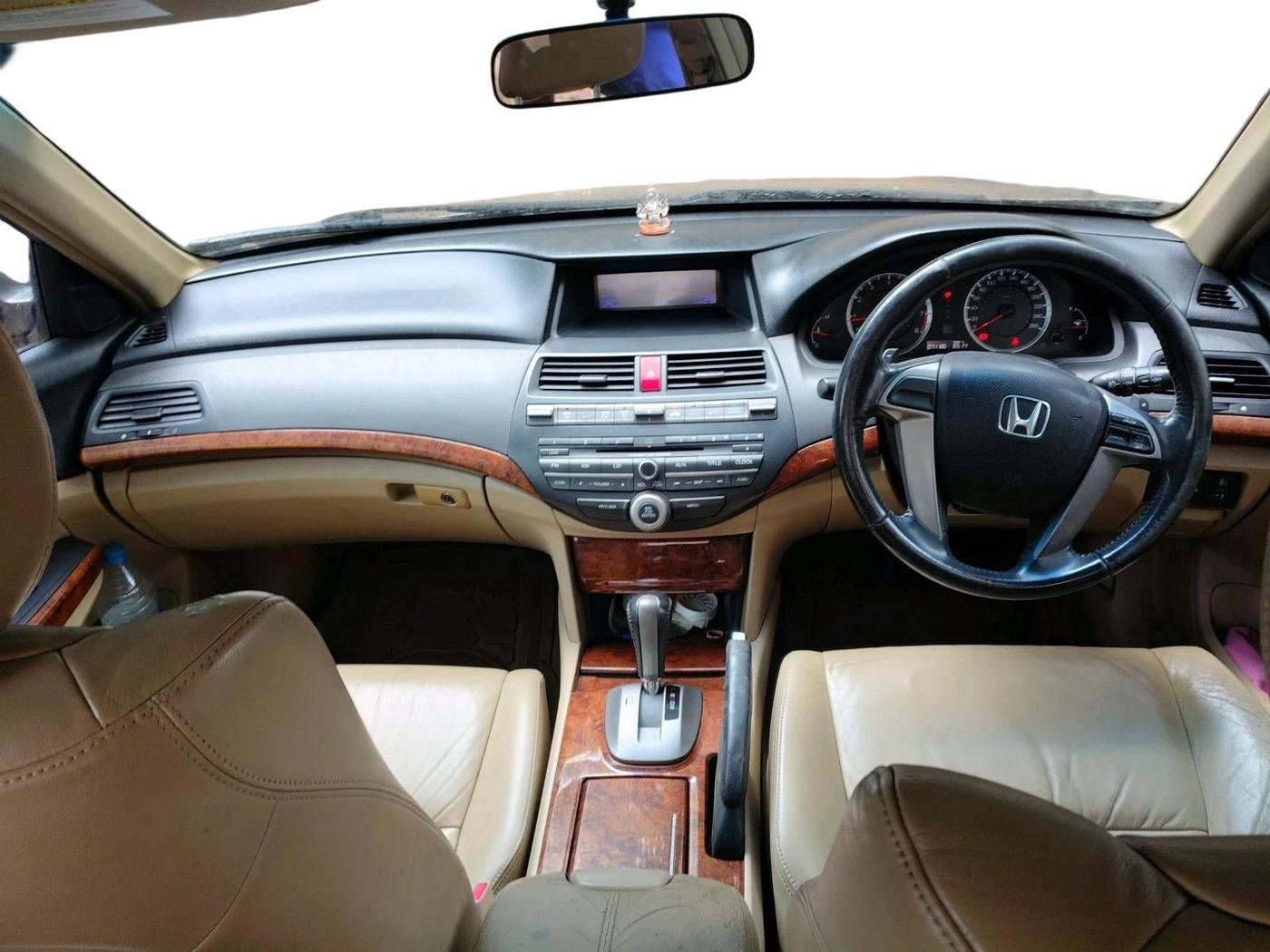2011 Honda Accord 2.4L I-VTEC AT, Petrol, Automatic, 71,186 km, interior