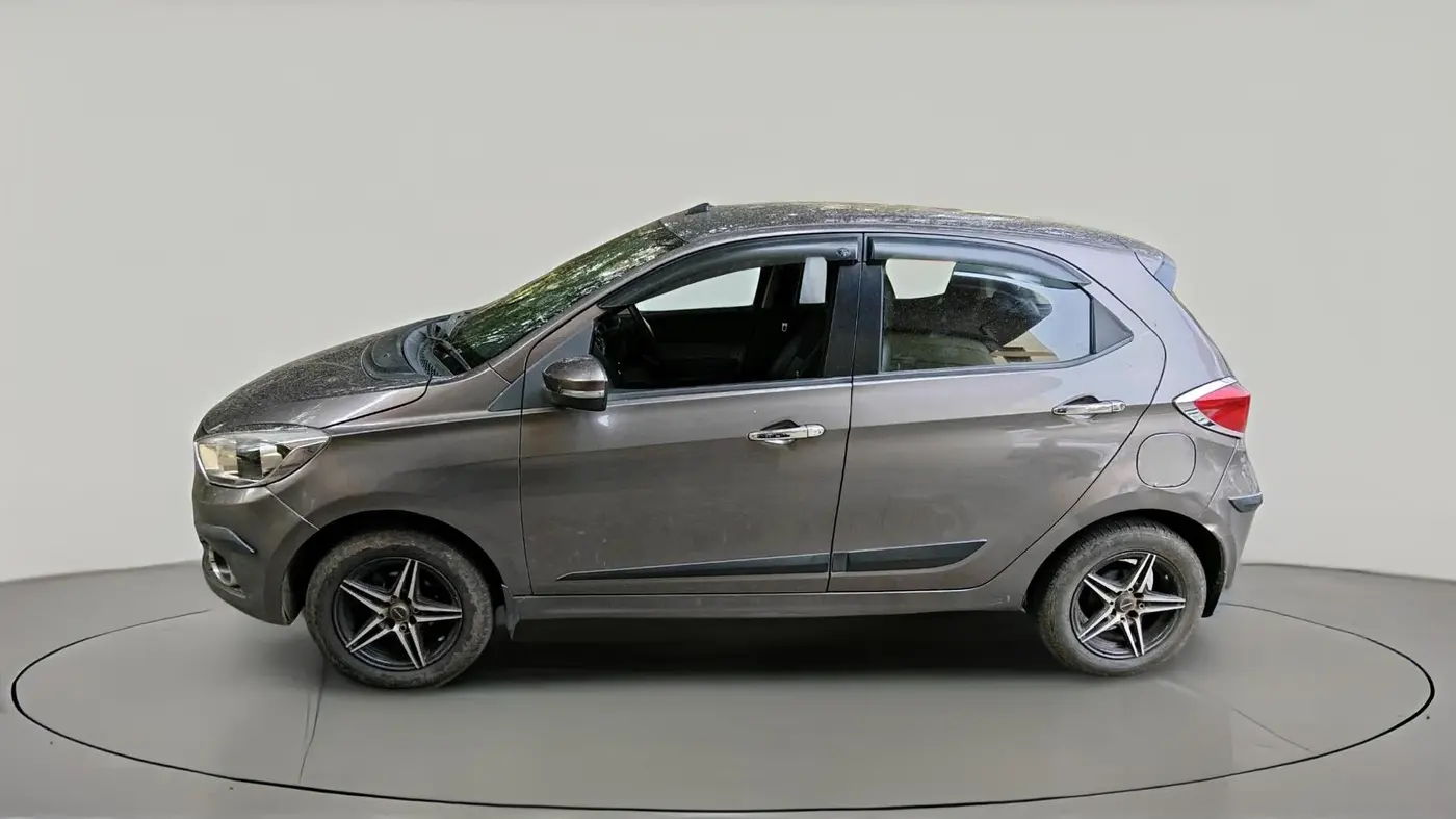 2016 Tata Tiago XZ PETROL, Petrol, Manual, 94,178 km, exterior