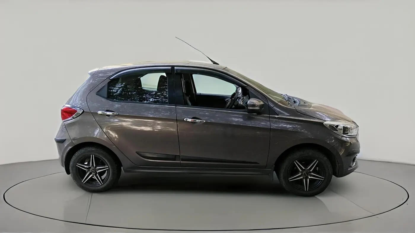 2016 Tata Tiago XZ PETROL, Petrol, Manual, 94,178 km, exterior