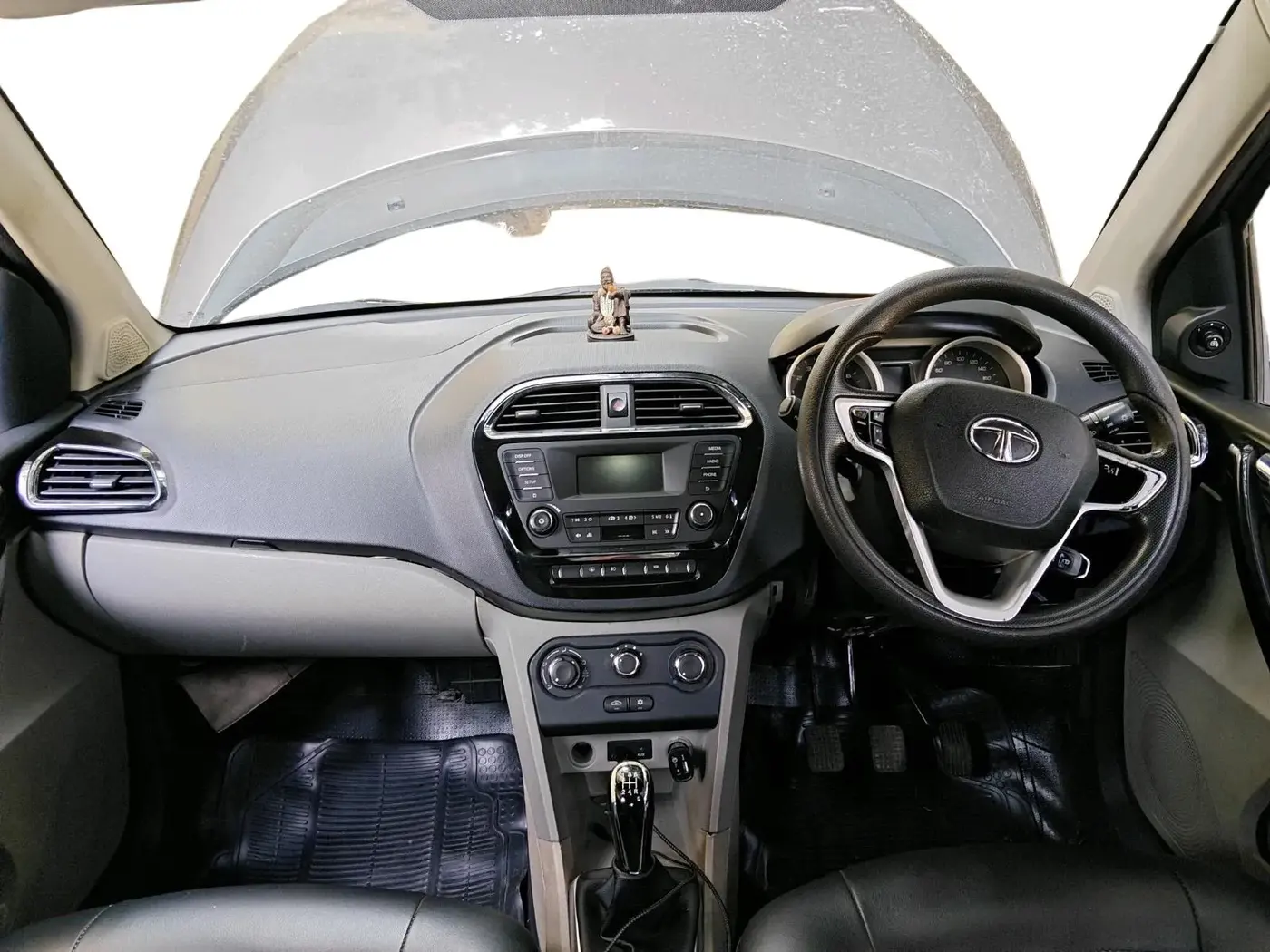 2016 Tata Tiago XZ PETROL, Petrol, Manual, 94,178 km, interior