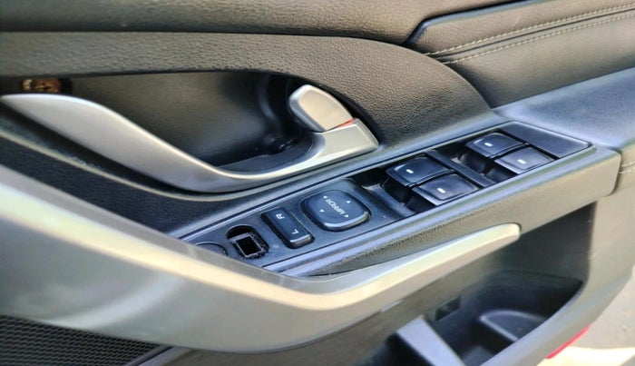 2018 Mahindra XUV500 W11 AT, Diesel, Automatic, 51,405 km, interior