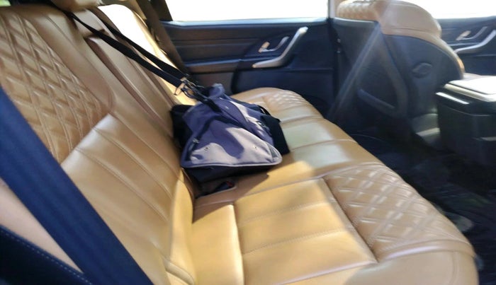 2018 Mahindra XUV500 W11 AT, Diesel, Automatic, 51,405 km, interior