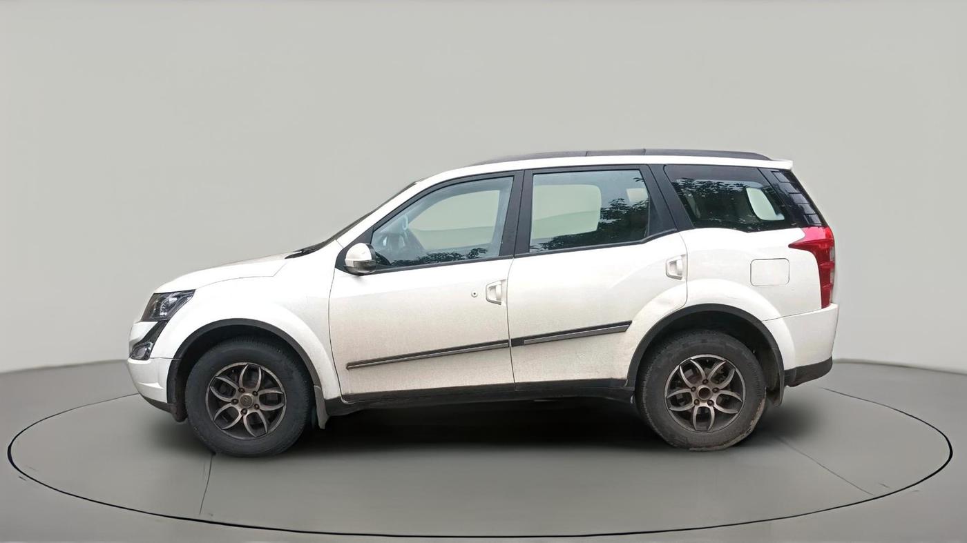 2017 Mahindra XUV500 W6, Diesel, Manual, 1,18,508 km, exterior