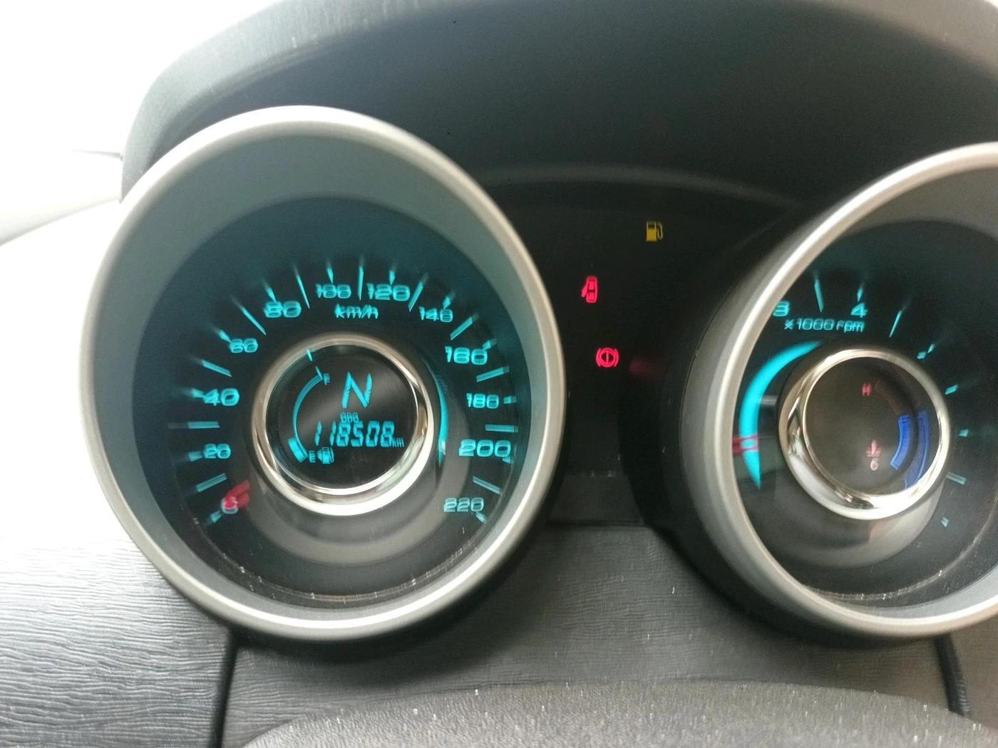 2017 Mahindra XUV500 W6, Diesel, Manual, 1,18,508 km, interior