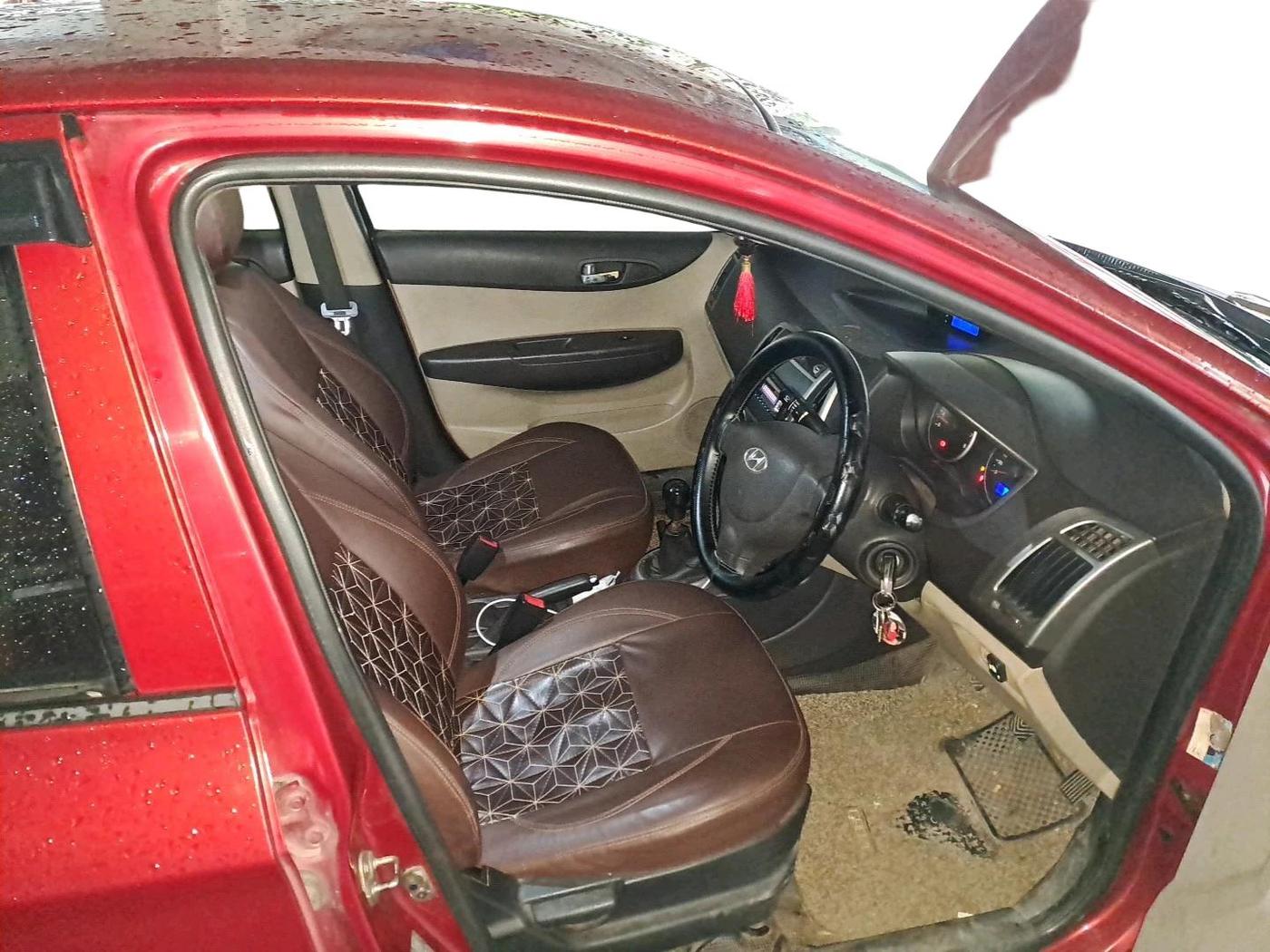 2012 Hyundai i20 MAGNA 1.2, CNG, Manual, 1,34,289 km, interior